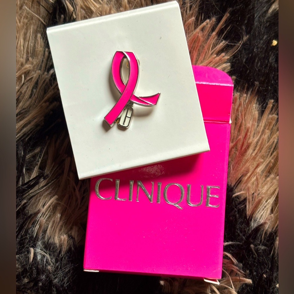 Clinique Pink Ribbon Brooch - Picture 1 of 5